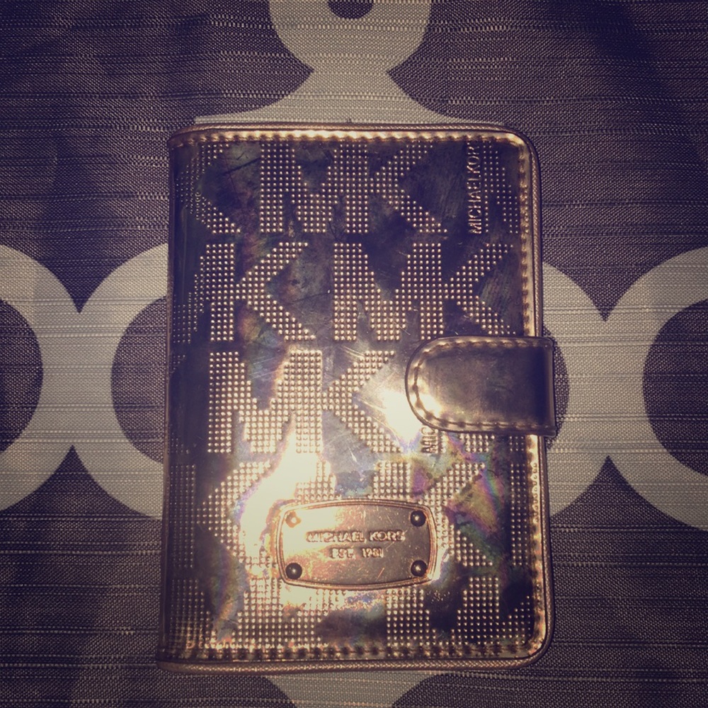 Micheal Kirstie Wallet